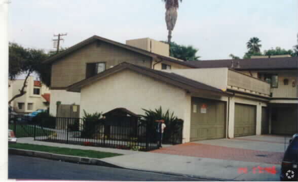 Primary Photo - 11062 Excelsior Dr