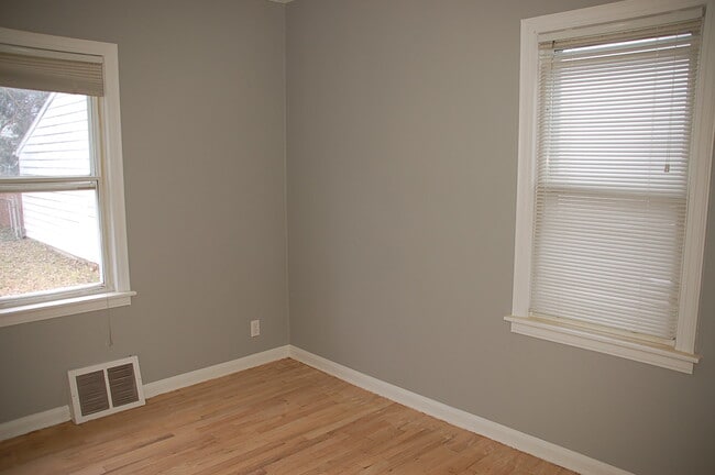 Building Photo - 3517 Herrick St
