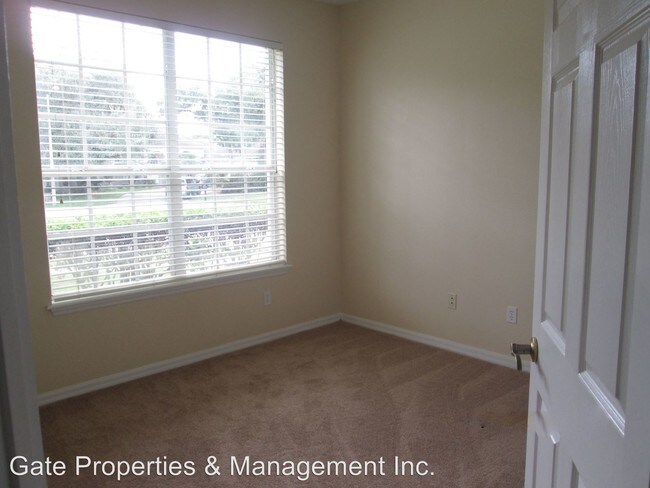 Building Photo - 679 Canadice Ct