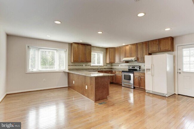Foto del edificio - 11821 Charen Ln