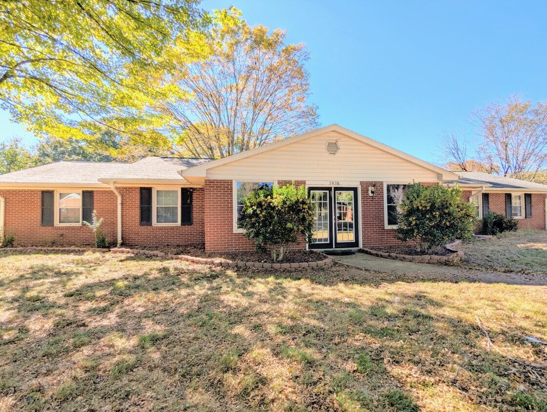 Photo - 3930 Yarbrough Ave