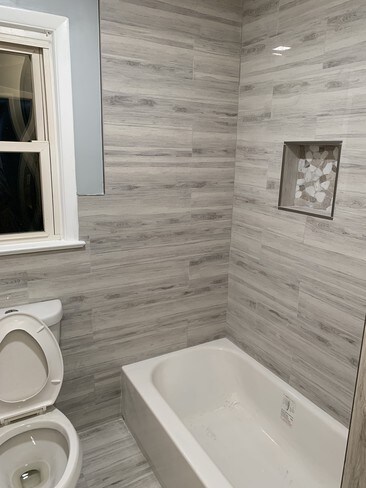Main bathroom - 15 E 8th St