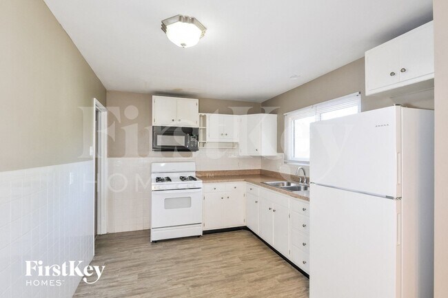 Foto del edificio - 925 Chula Dr