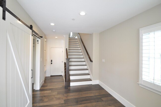 Building Photo - 104 Lottie Ln
