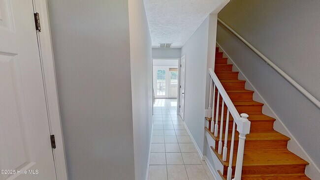 Foto del edificio - 718 Arnold Rd