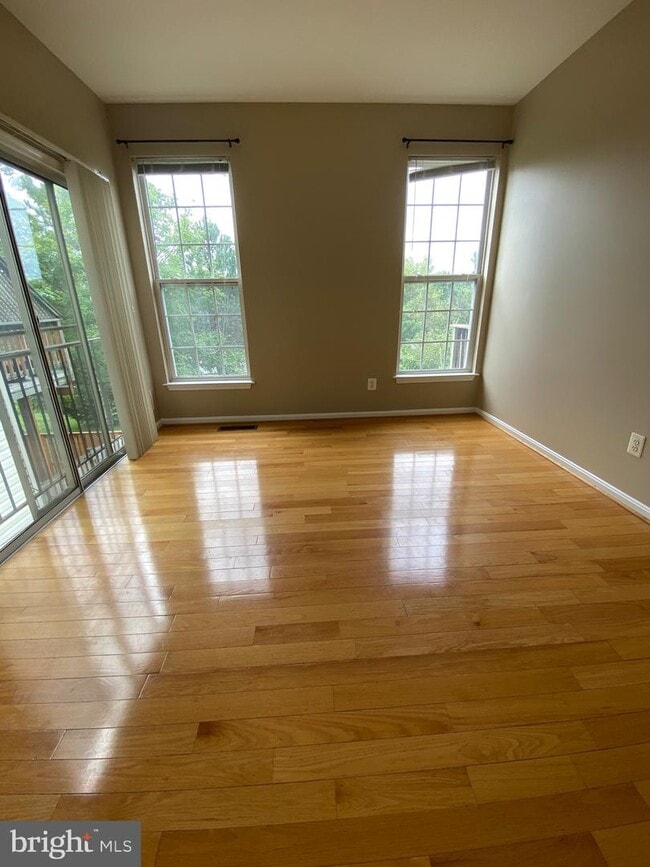 Building Photo - 13012 Park Crescent Cir