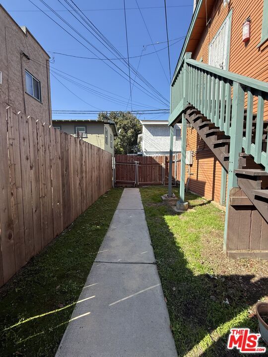 Building Photo - 1111 1/2 Orizaba Ave