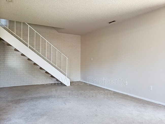 Building Photo - 5248 W Kootenai St