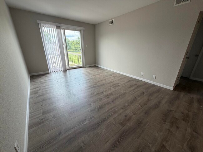Foto del edificio - 3408 Balboa Ln