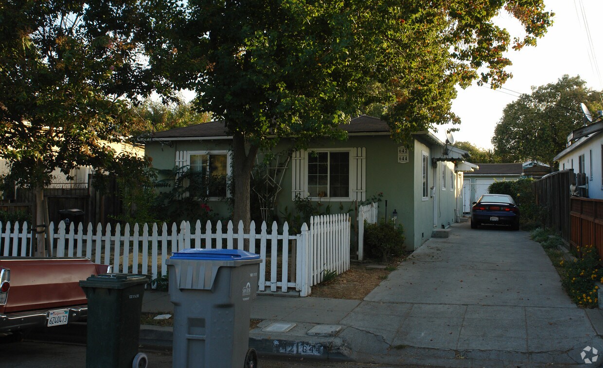 Primary Photo - 642 N 14th St