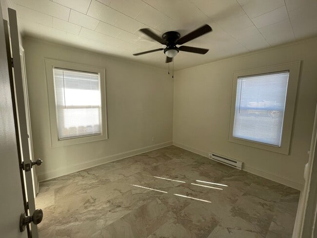 Building Photo - 2 Bedroom duplex on edge of Downtown Morganton