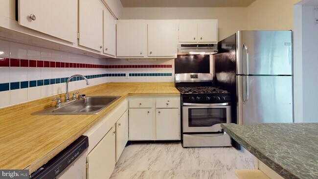 Building Photo - 5707 Indian Ct
