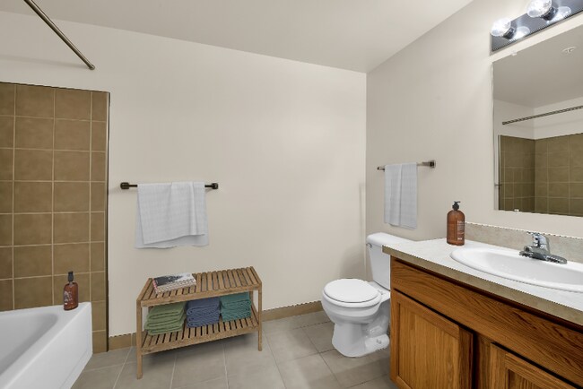 Building Photo - 14030 Lakeside Blvd N