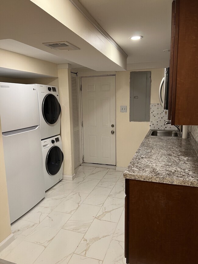 Foto del edificio - 218 Lynhaven Dr