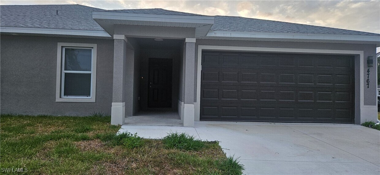 Foto principal - 4767 Jordan Ave S