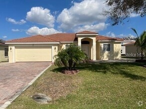 Building Photo - 415 Cinnamon Dr