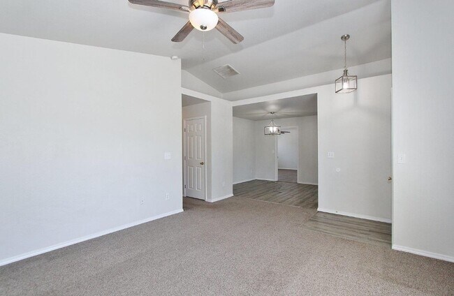 Foto del edificio - Immaculate Single-Level Home in Quiet Neighborhood