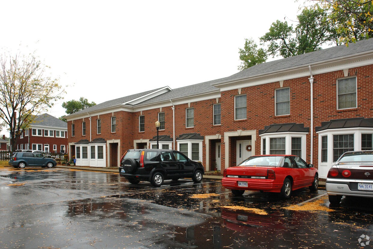 LTS 633 Maxwelton Court Apartments in Lexington, KY