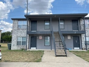 Building Photo - 1505 Dugger Cir