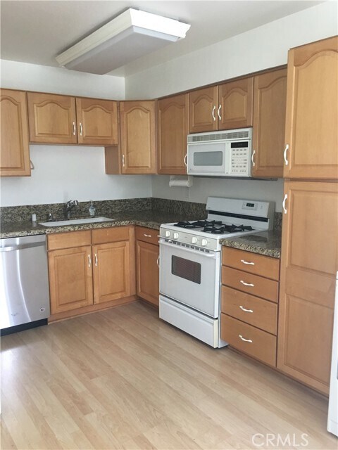 Building Photo - 4734 Cielo Dr