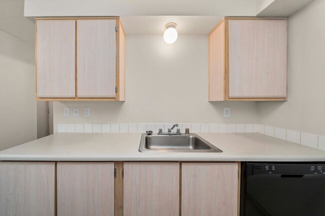 Interior Photo - The Summit Apartments