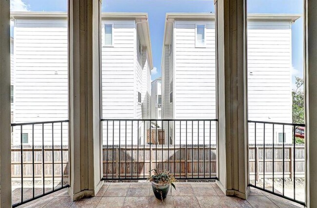 Foto del edificio - 2010 Rosedale St