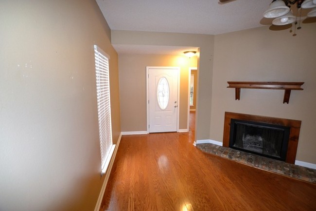Building Photo - 5147 Cumberland Cove Dr