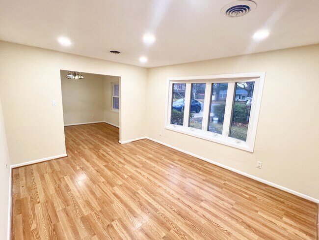 Foto del edificio - 209 Green Springs Ct