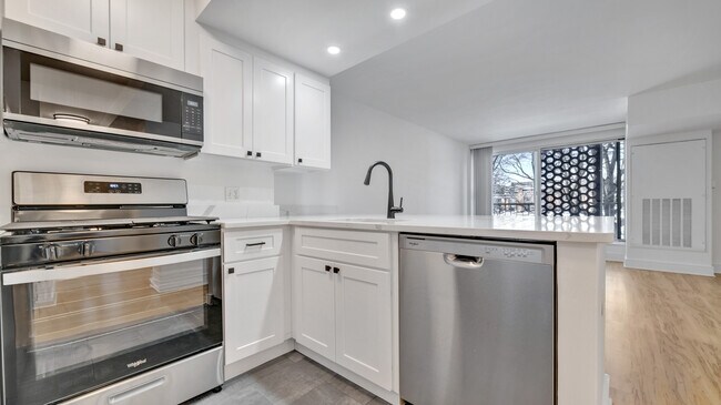 Building Photo - 800 4th St SW