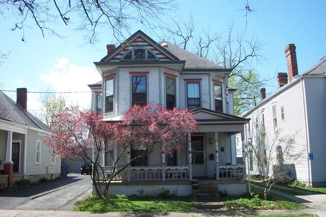 Foto del edificio - 328 S Broadway Park