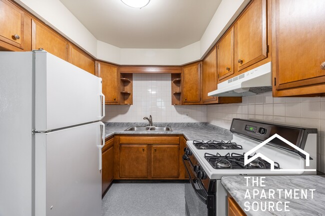 Building Photo - 324 Marengo Ave