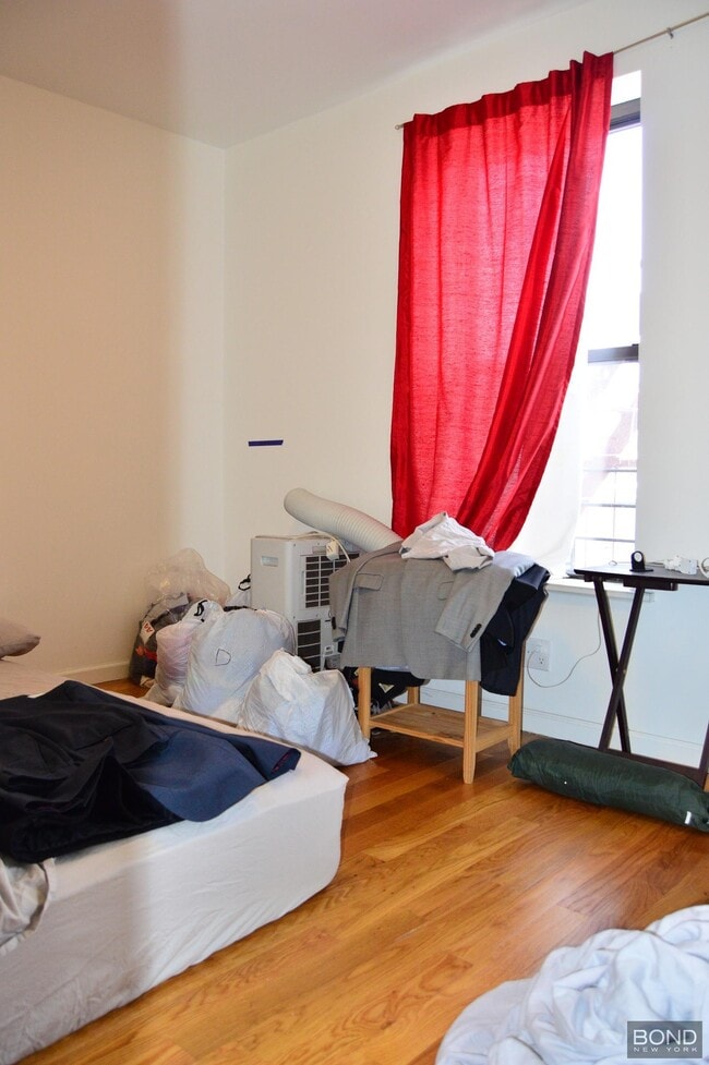 Foto del edificio - 31-43 Steinway Street