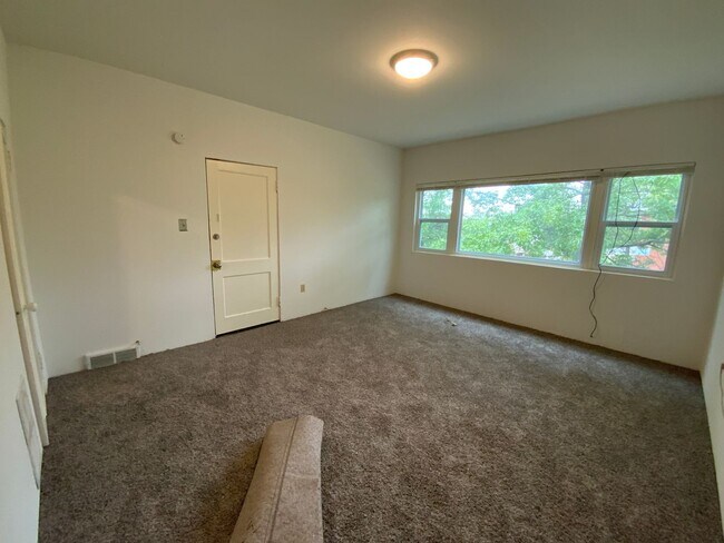 Foto del edificio - 1400 Bass Ave