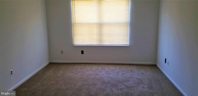 Foto del edificio - 643A Rose Hollow Dr