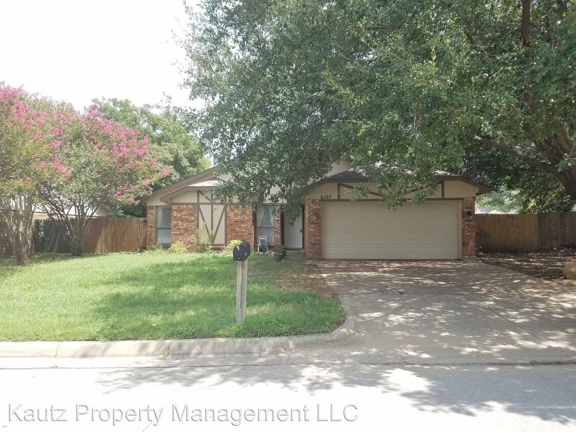 Primary Photo - 6107 Fernwood Dr