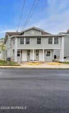 Building Photo - 1802 Pine Terrace
