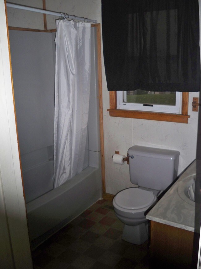 1124 Lowell St, Fairmont, WV 26554 House for Rent in Fairmont, WV