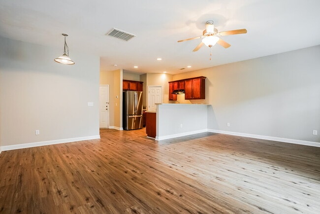 Building Photo - 2545 Spring Oaks Way