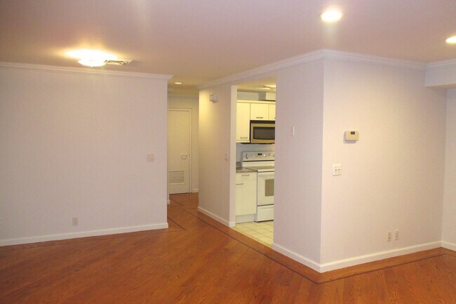 Dining Area/Kitchen - 100 Cuttermill Rd