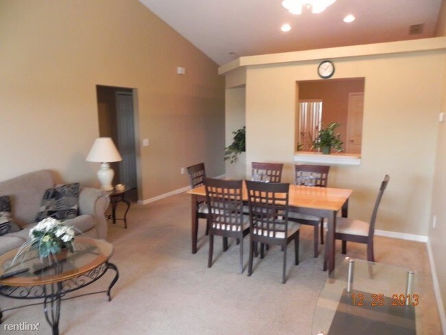 Building Photo - 3 br, 2 bath House - 240 Pine Cone Dr