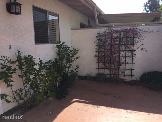 Building Photo - 512 Allspice Way