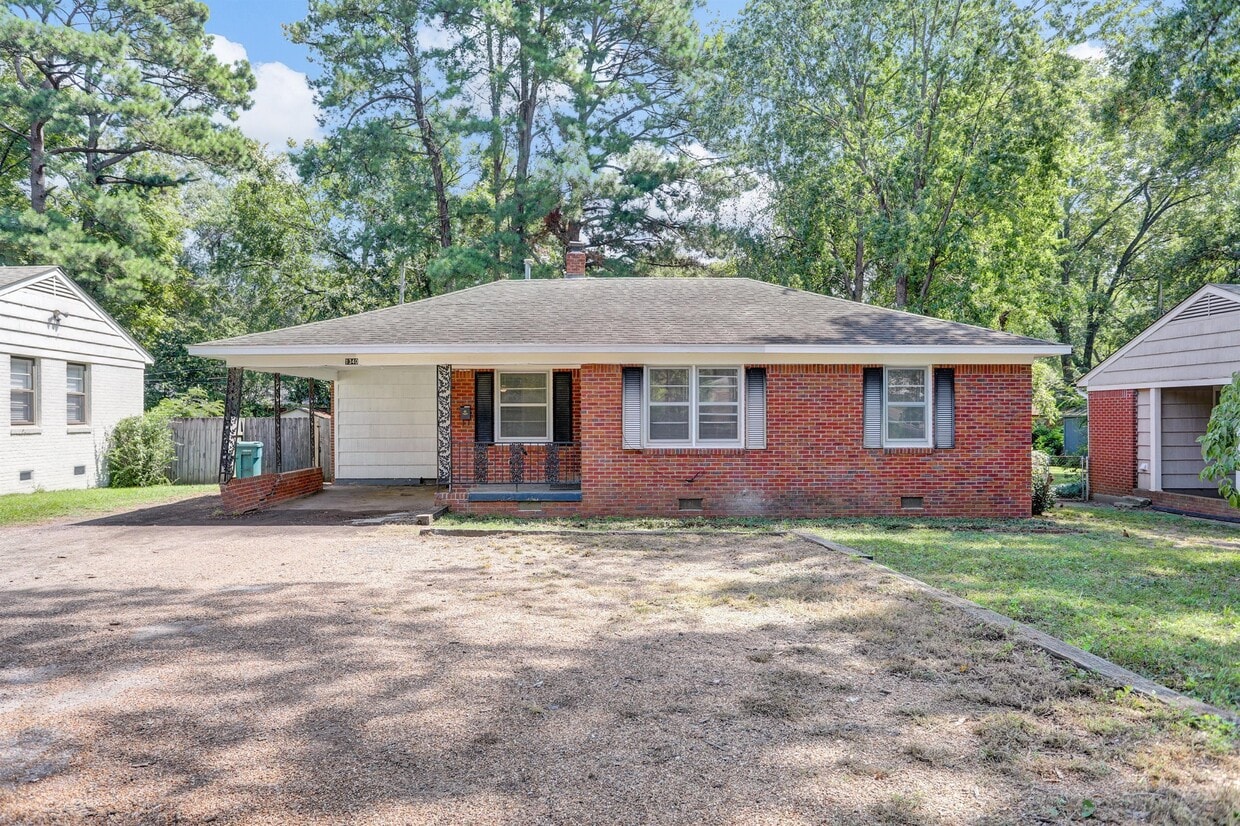 Primary Photo - 1340 Mt Moriah Rd