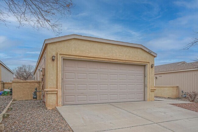 Foto del edificio - 2245 High Desert Cir NE