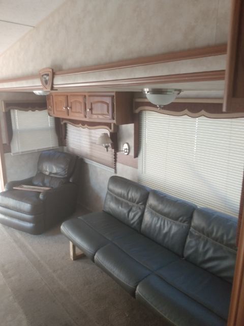 Building Photo - Homey RV for a Lease to Own!