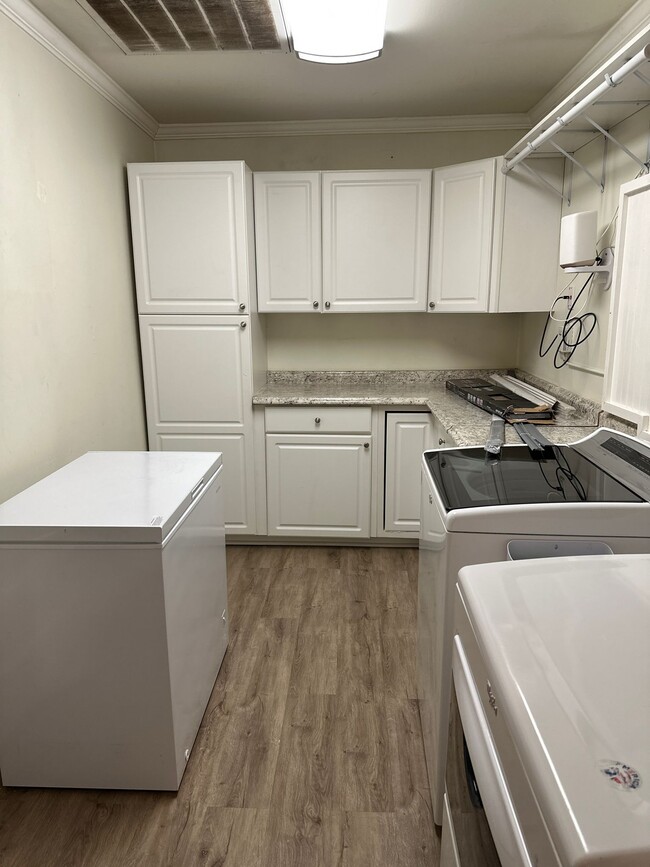 Building Photo - 30 Ocala Ln