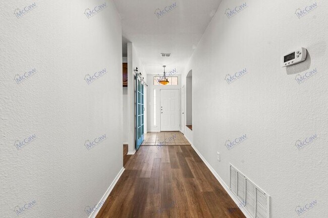 Foto del edificio - 1004 Riverside Ct