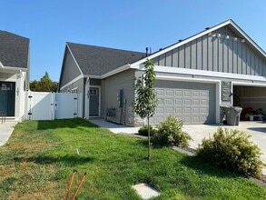 Building Photo - 2211 Ison Ct