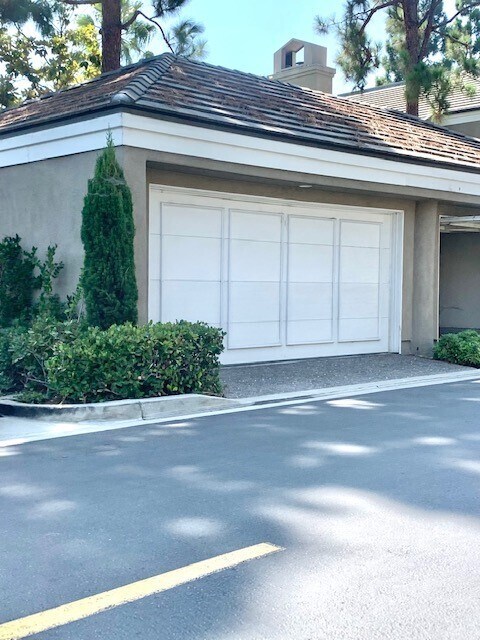 Primary Photo - 26 Baycrest Ct
