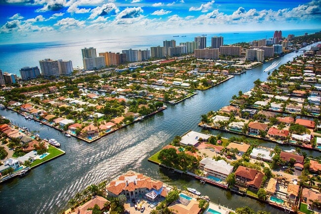Close proximity to Fort Lauderdale. - Windsor 335