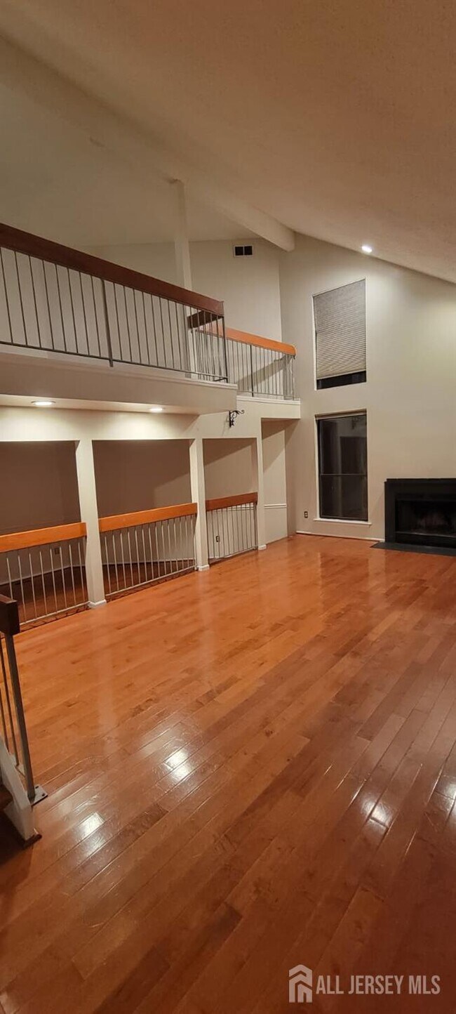 Building Photo - 24 Cotoneaster Ct